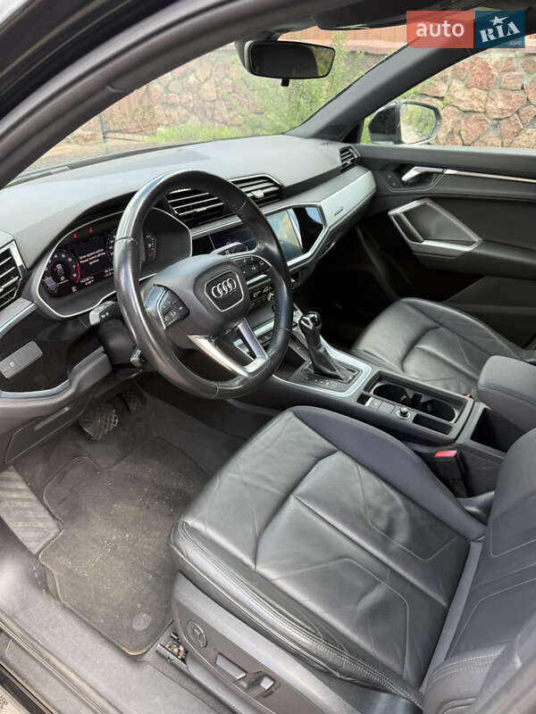 Внедорожник / Кроссовер Audi Q3 2020 в Житомире