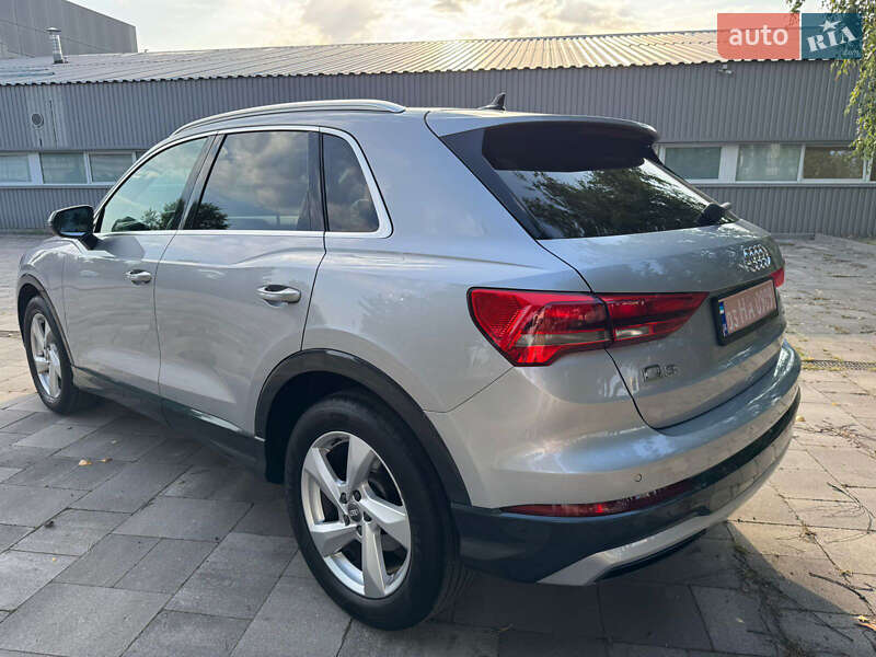 Внедорожник / Кроссовер Audi Q3 2020 в Киеве