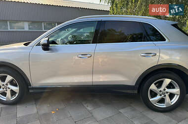 Внедорожник / Кроссовер Audi Q3 2020 в 