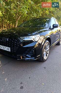Внедорожник / Кроссовер Audi Q3 2024 в 