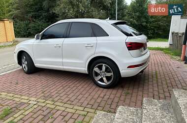 Позашляховик / Кросовер Audi Q3 2015 в 
