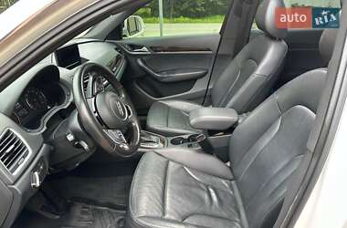 Позашляховик / Кросовер Audi Q3 2015 в 