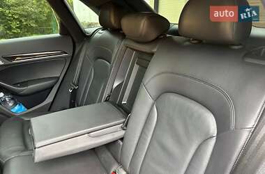 Позашляховик / Кросовер Audi Q3 2015 в 