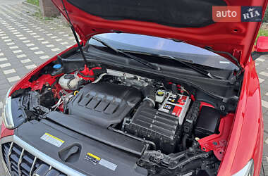 Внедорожник / Кроссовер Audi Q3 2021 в 