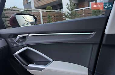 Внедорожник / Кроссовер Audi Q3 2021 в 