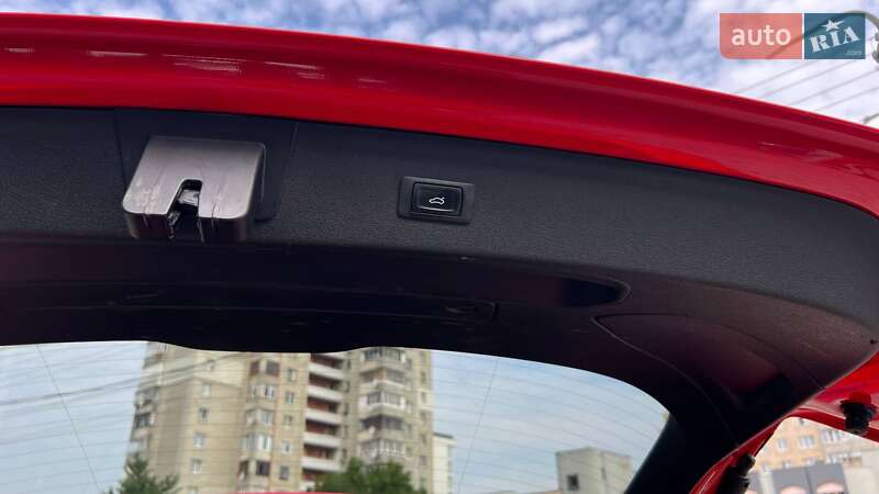 Внедорожник / Кроссовер Audi Q3 2018 в Львове