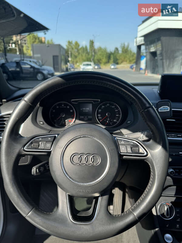 Внедорожник / Кроссовер Audi Q3 2017 в Киеве