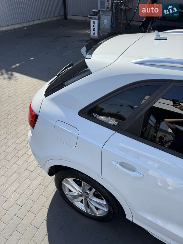 Внедорожник / Кроссовер Audi Q3 2017 в Киеве