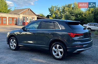 Внедорожник / Кроссовер Audi Q3 2021 в 