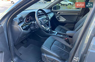 Внедорожник / Кроссовер Audi Q3 2021 в 