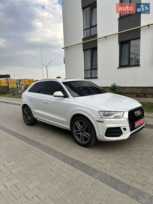 Позашляховик / Кросовер Audi Q3 2017 в Луцьку