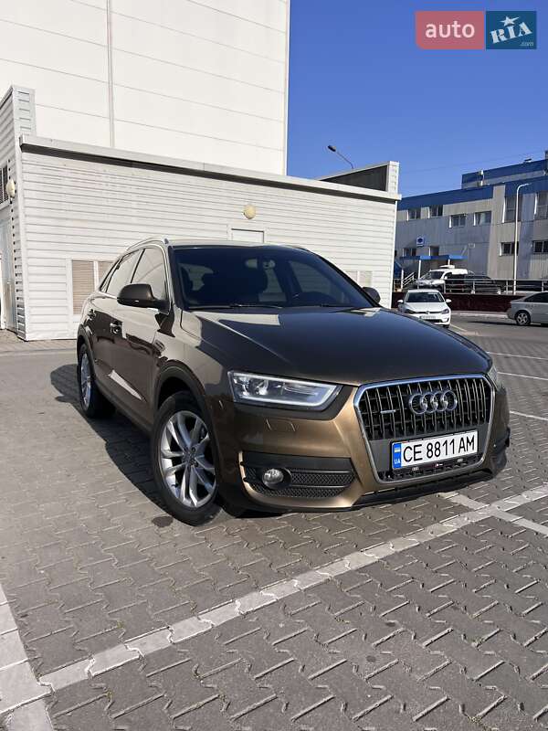 Внедорожник / Кроссовер Audi Q3 2011 в 