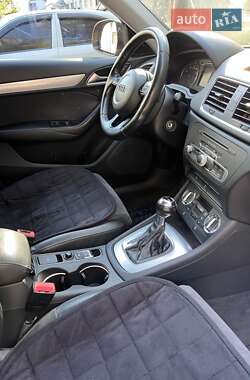 Внедорожник / Кроссовер Audi Q3 2011 в 