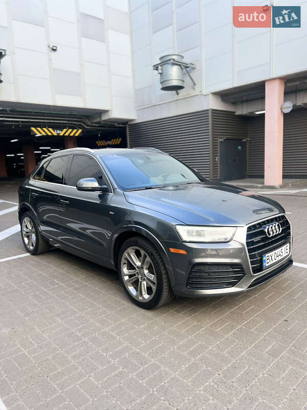 Внедорожник / Кроссовер Audi Q3 2017 в Киеве