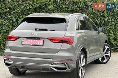 Позашляховик / Кросовер Audi Q3 2019 в 