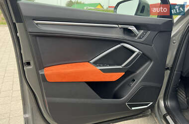 Позашляховик / Кросовер Audi Q3 2019 в 