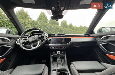Позашляховик / Кросовер Audi Q3 2019 в 
