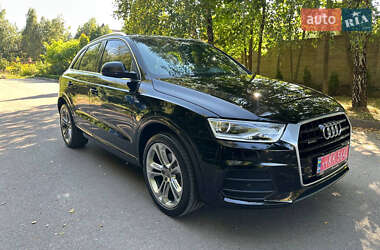 Позашляховик / Кросовер Audi Q3 2016 в 