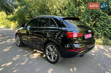 Позашляховик / Кросовер Audi Q3 2016 в 