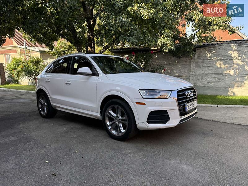 Позашляховик / Кросовер Audi Q3 2016 в Рівному