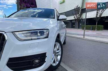 Внедорожник / Кроссовер Audi Q3 2013 в 