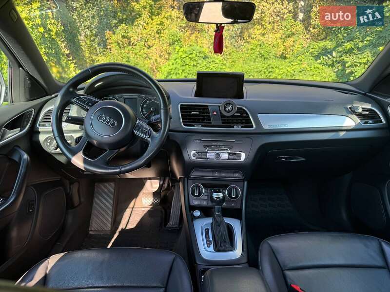 Позашляховик / Кросовер Audi Q3 2017 в Києві