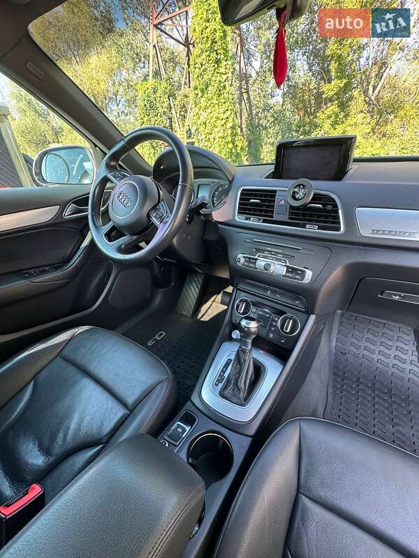 Позашляховик / Кросовер Audi Q3 2017 в Києві