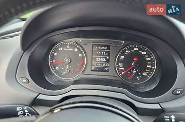 Внедорожник / Кроссовер Audi Q3 2016 в 
