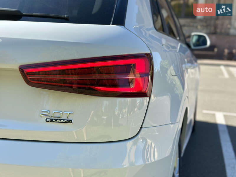 Внедорожник / Кроссовер Audi Q3 2017 в Киеве