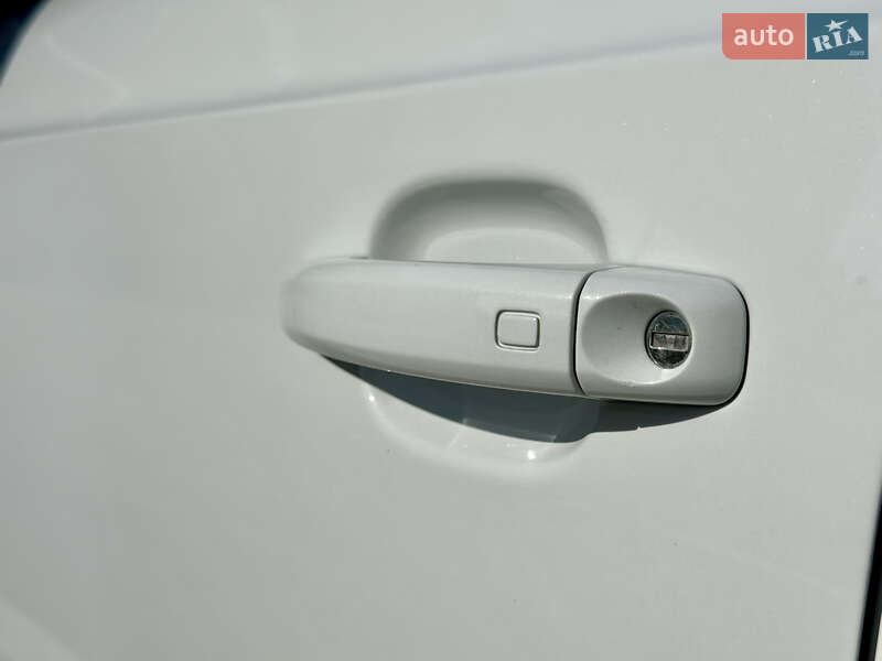 Внедорожник / Кроссовер Audi Q3 2017 в Киеве