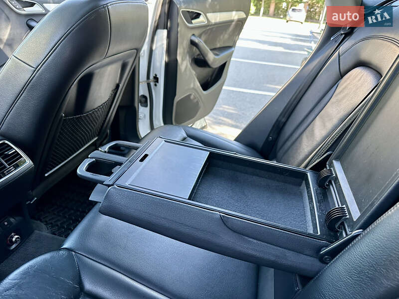 Внедорожник / Кроссовер Audi Q3 2017 в Киеве