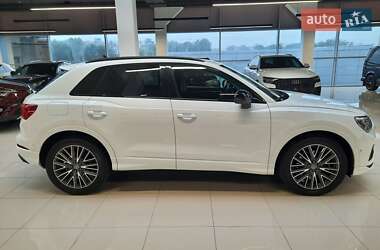 Внедорожник / Кроссовер Audi Q3 2020 в 