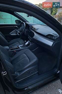 Внедорожник / Кроссовер Audi Q3 2021 в 