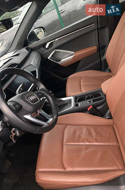 Внедорожник / Кроссовер Audi Q3 2022 в 