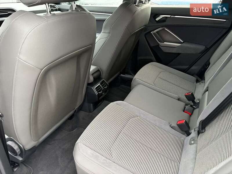 Внедорожник / Кроссовер Audi Q3 2024 в Ивано-Франковске