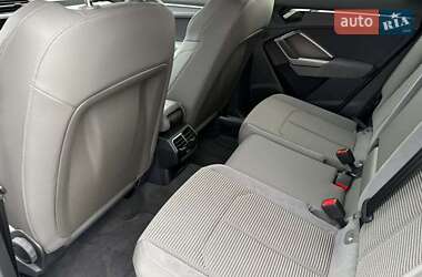 Внедорожник / Кроссовер Audi Q3 2024 в 
