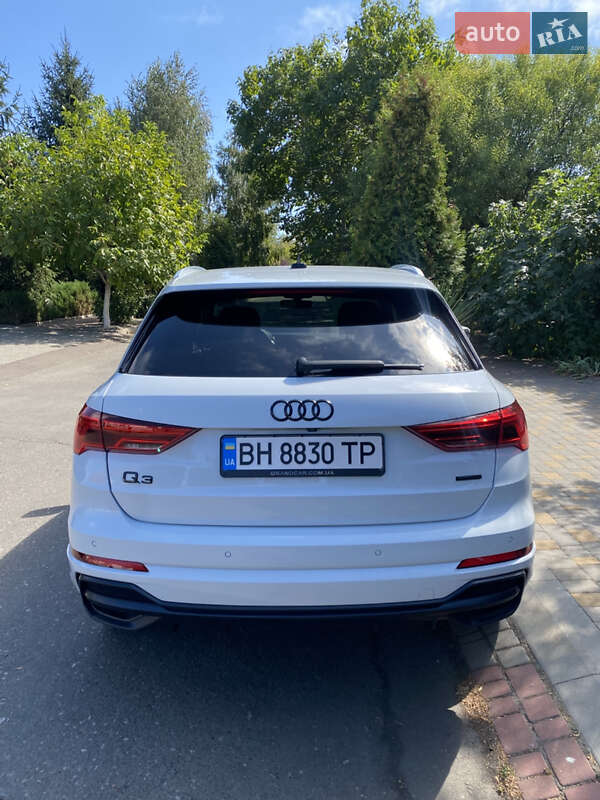 Позашляховик / Кросовер Audi Q3 2019 в Одесі