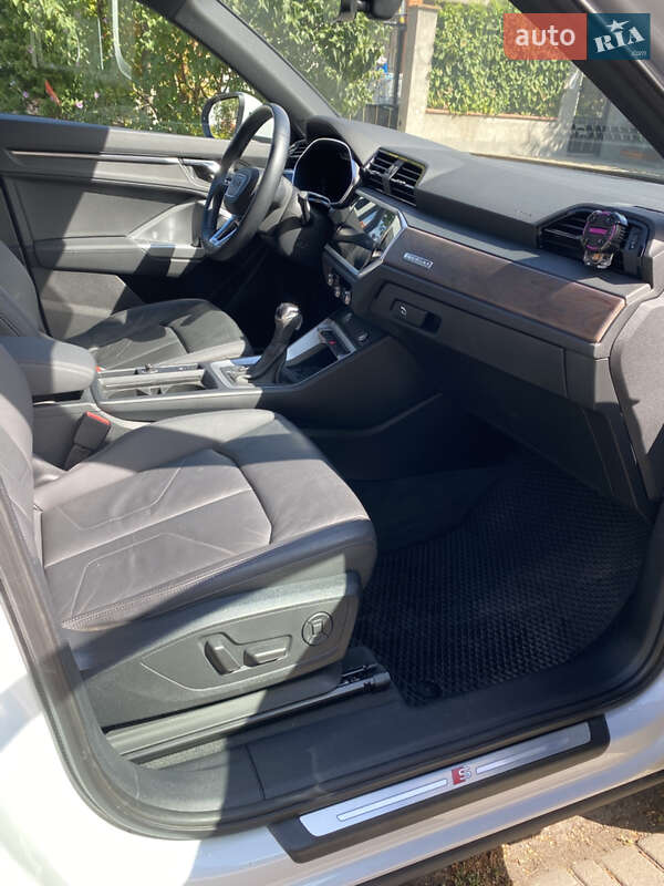 Позашляховик / Кросовер Audi Q3 2019 в Одесі