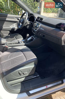Внедорожник / Кроссовер Audi Q3 2019 в 