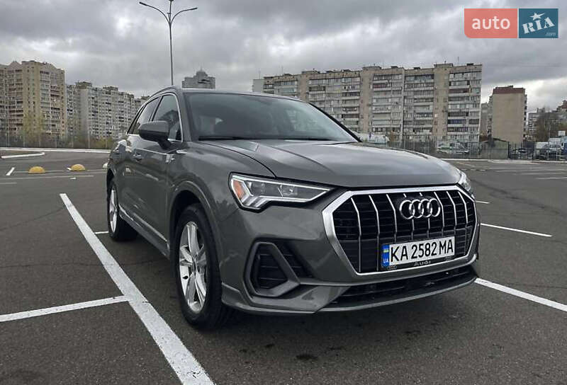 Внедорожник / Кроссовер Audi Q3 2021 в Львове
