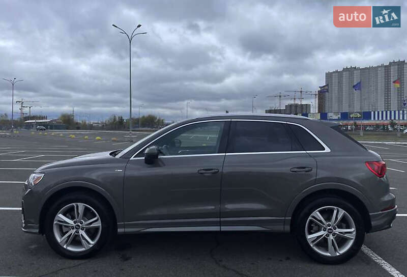 Внедорожник / Кроссовер Audi Q3 2021 в Львове