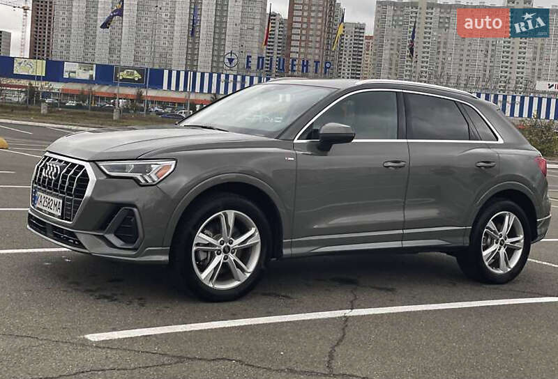 Внедорожник / Кроссовер Audi Q3 2021 в Львове
