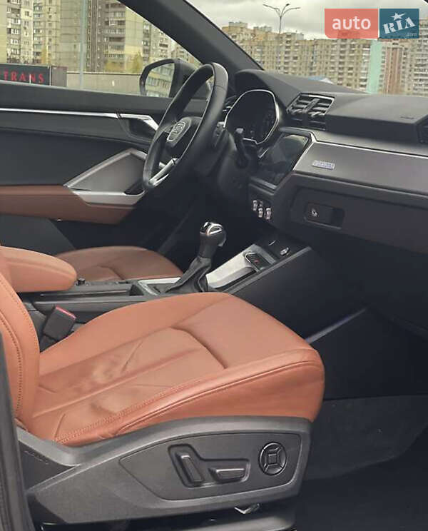 Внедорожник / Кроссовер Audi Q3 2021 в Львове