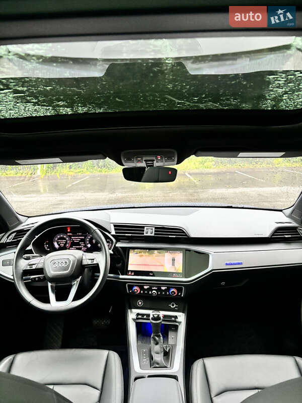 Внедорожник / Кроссовер Audi Q3 2022 в Вышгороде