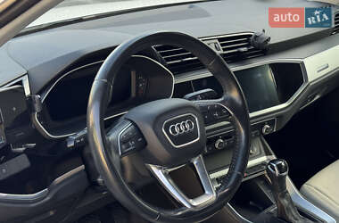 Внедорожник / Кроссовер Audi Q3 2019 в 