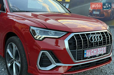 Позашляховик / Кросовер Audi Q3 2021 в 