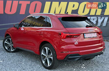 Позашляховик / Кросовер Audi Q3 2021 в 