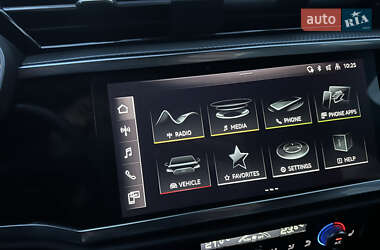 Внедорожник / Кроссовер Audi Q3 2024 в Киеве