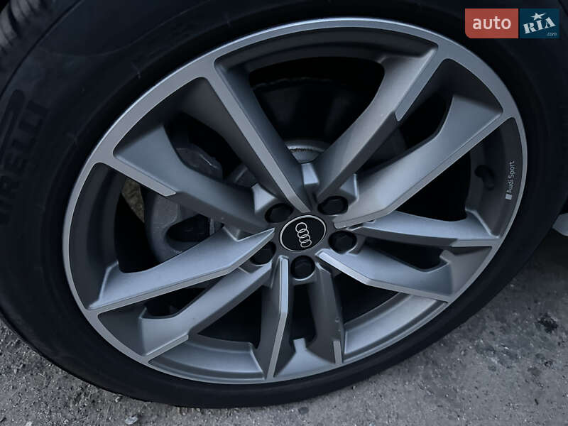 Позашляховик / Кросовер Audi Q3 2024 в Києві
