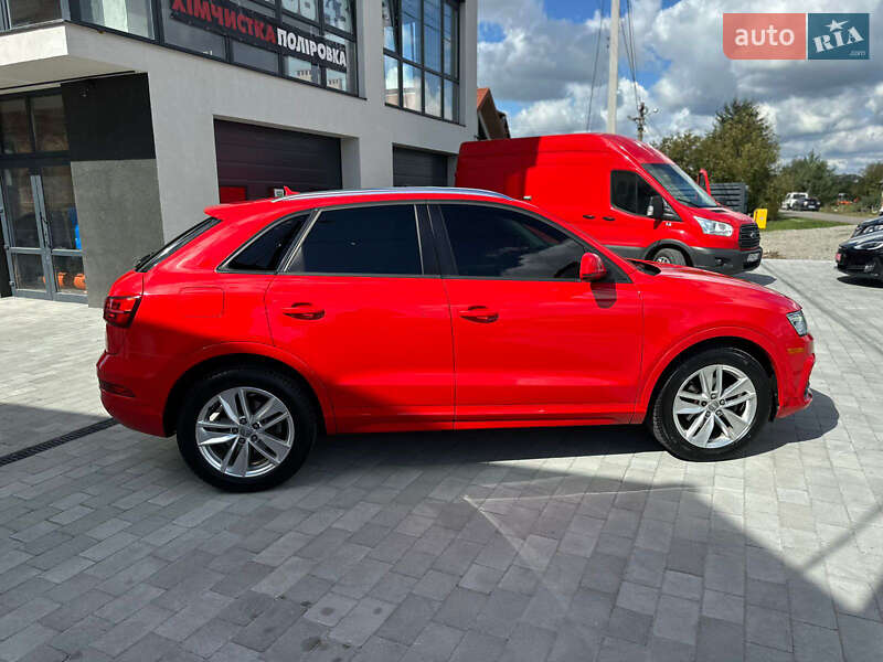 Внедорожник / Кроссовер Audi Q3 2017 в Ивано-Франковске